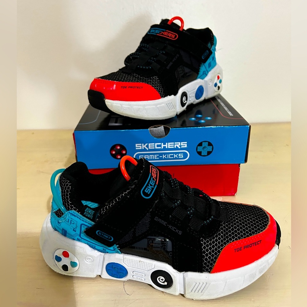 Little boys running sneakers / shoes size 13.5 Skechers